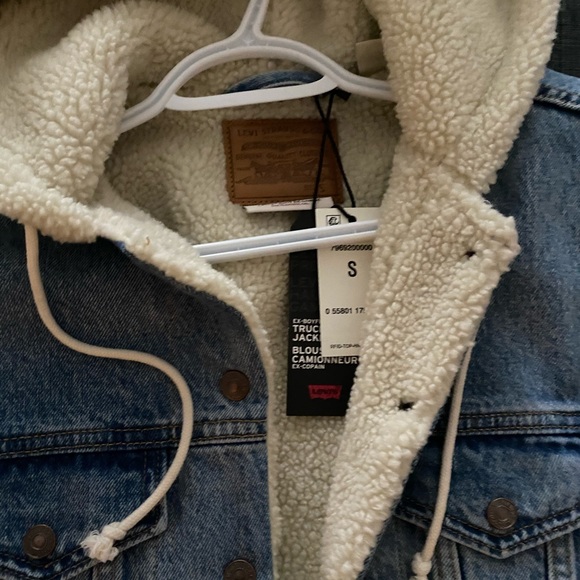 SOLD***** Levi’s jacket size small - Picture 2 of 2